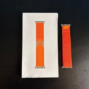 Apple Watch 49mm Orange Alpine Loop, L